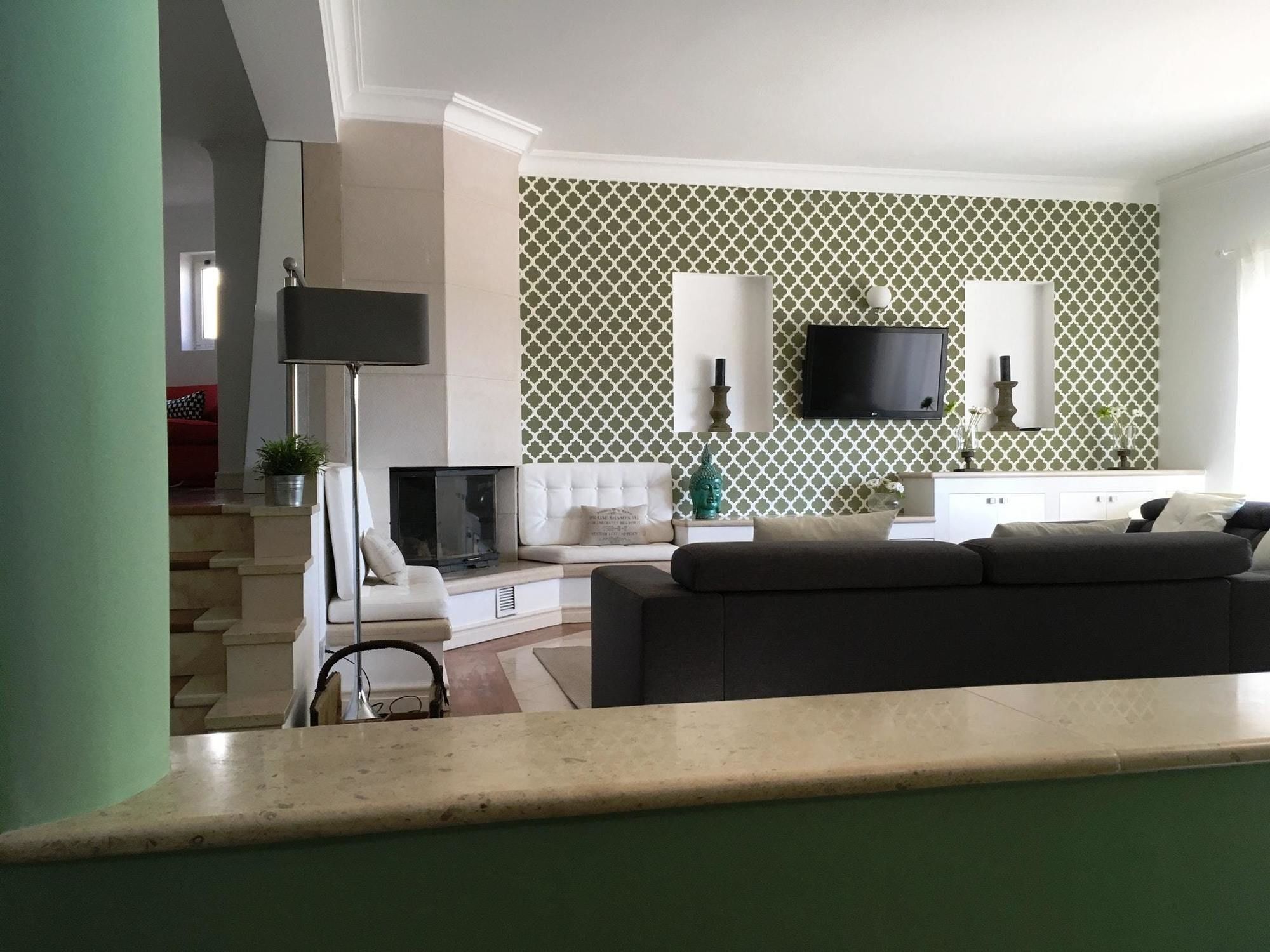 With 4 Bedrooms In Portugal With Wonderful Sea View Villa *