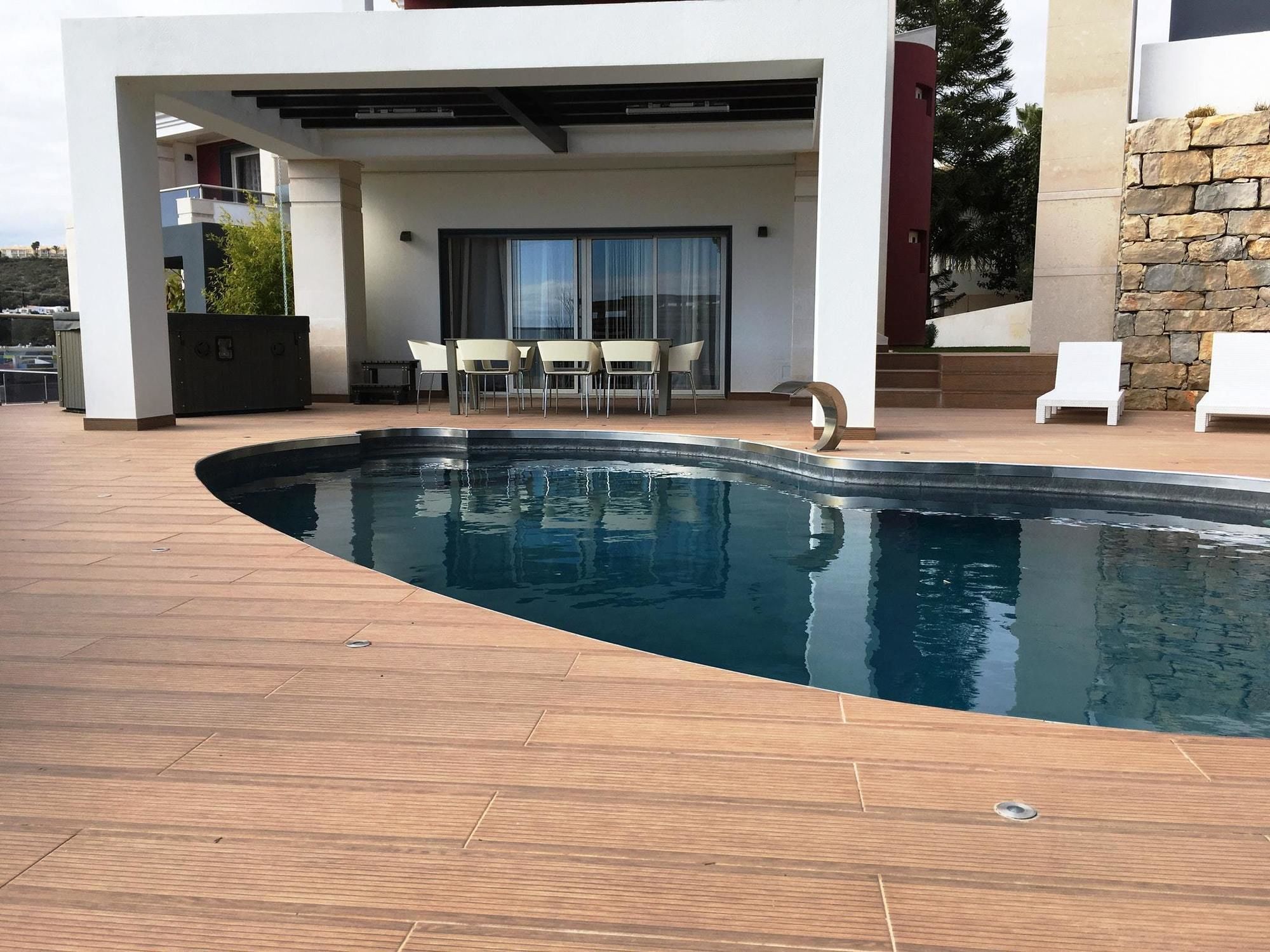 With 4 Bedrooms In Portugal With Wonderful Sea View *